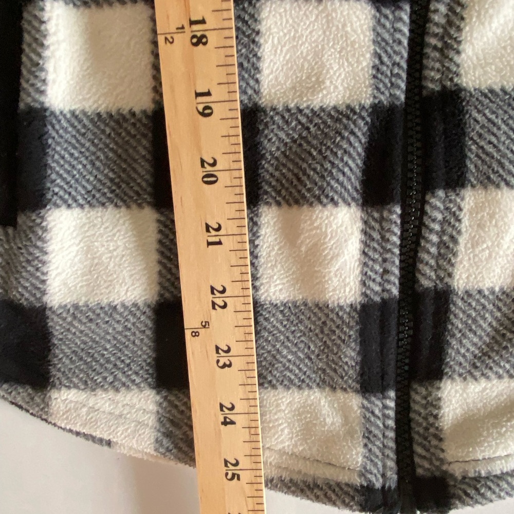 Chaps Black & White Checked Fleece Vest Full Zipper Size M with Pockets - Picture 16 of 16